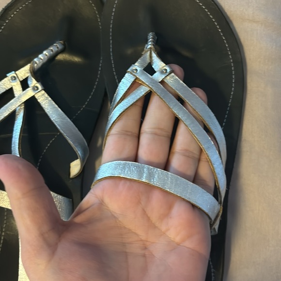 Olukai sling back sandal. Gold size 40 very good used condition - Picture 4 of 5